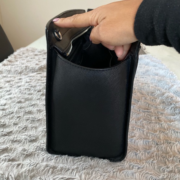 Michael Kors Snake Skin Bag - Picture 2 of 8